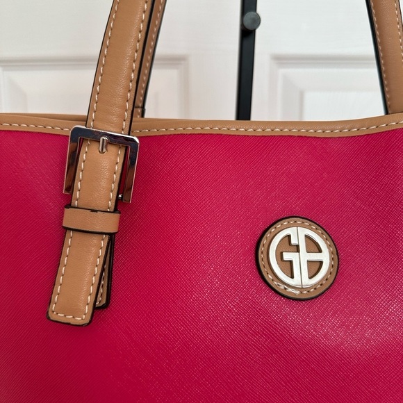 GIANI BERNINI ~ Women’s Raspberry colored leather strap shoulder bag 15” x 10” - Picture 4 of 8